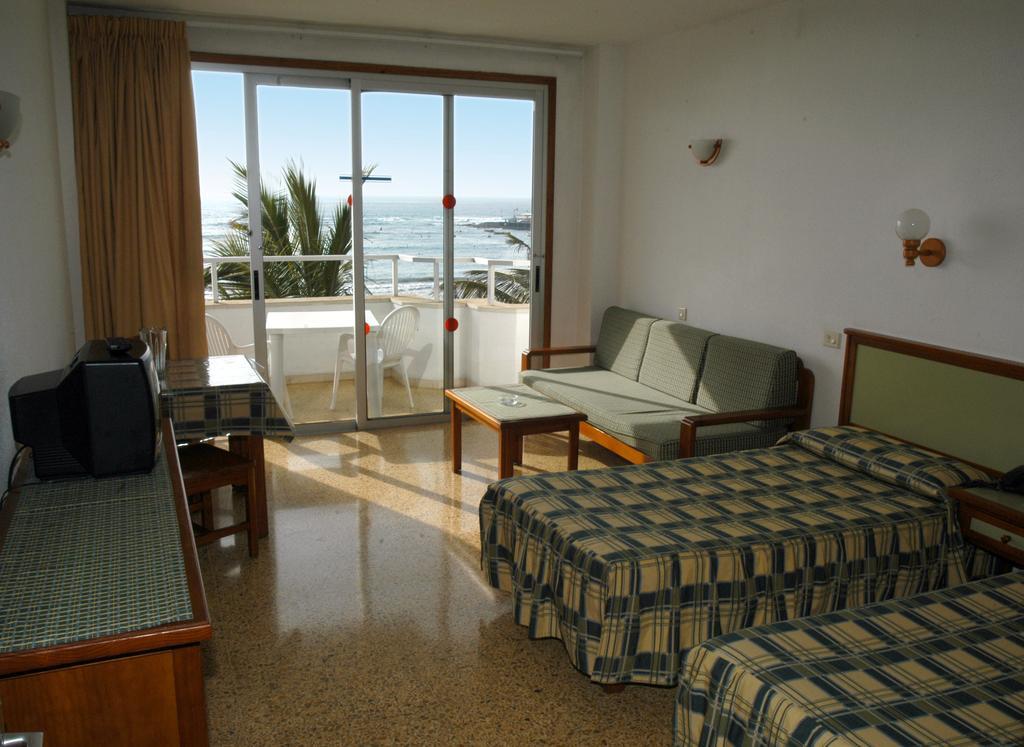 Apartamentos Luz Playa Las Palmas Room photo